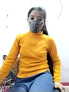 Онлайн чат XXX Cute-Naavya