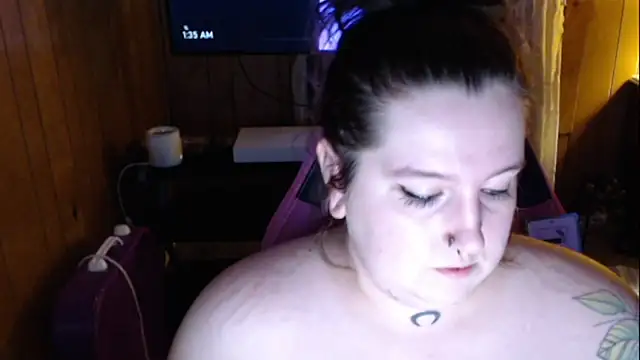 vanessraine: διαδικτυακό σόου στην κάμερα