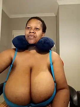 bustylisa1983's Live XXX Chat