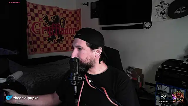 DevilPup75_ Live XXX-chat
