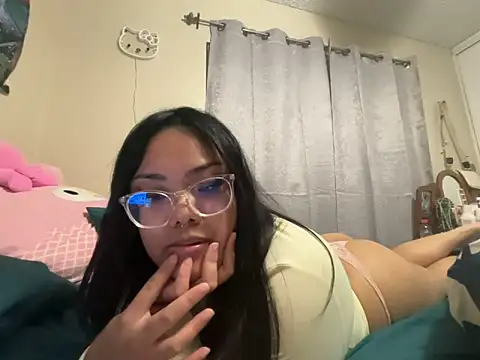 Онлайн чат XXX kiaradanielaxx