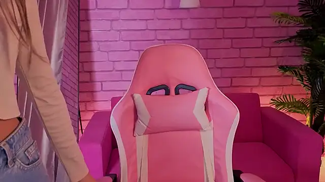 Nicole_Brownie Adlı Modelin Canlı XXX Sohbeti