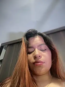 Chatroom XXX en direct de Yaqui_elle