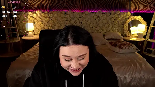 Chatroom XXX en direct de SerahMirabeli