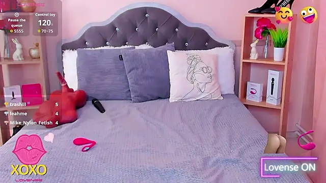 แชท XXX สดของ ChloeBrut