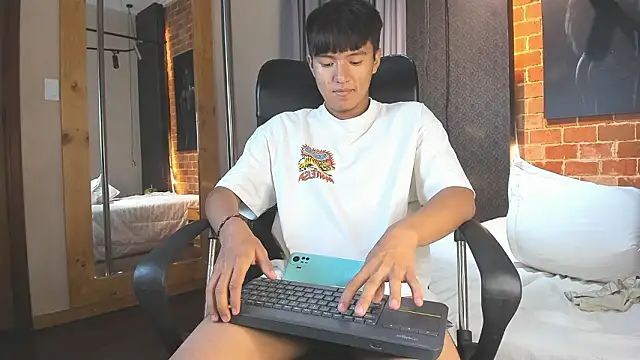 isaac_grimm: απευθείας συνομιλία ΧΧΧ