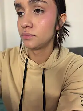 Isabella-Teen Live XXX-Chat