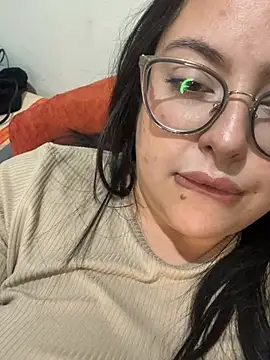 MileyGia Adlı Modelin Canlı XXX Sohbeti