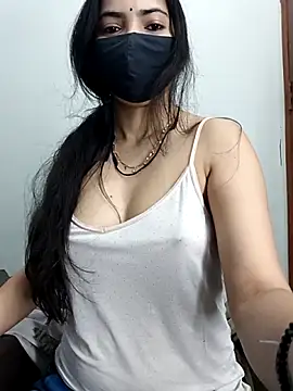 PUNAM456 Adlı Modelin Canlı XXX Sohbeti