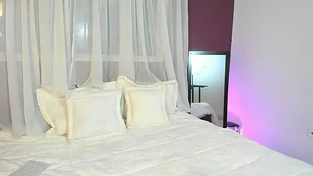 Nicole_Brown1126's Webcam Show