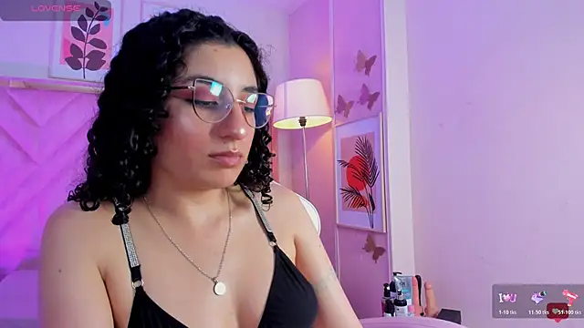 Chat XXX ao vivo de DemiJones_