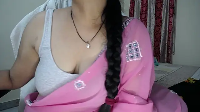 Sexy_HouseWifeeのライブXXXチャット