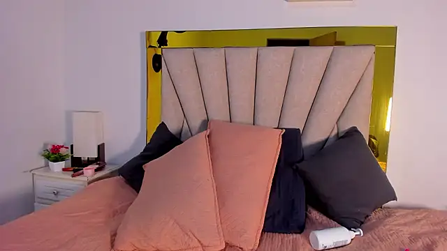 vahiolet_fuentes' Live XXX Chat