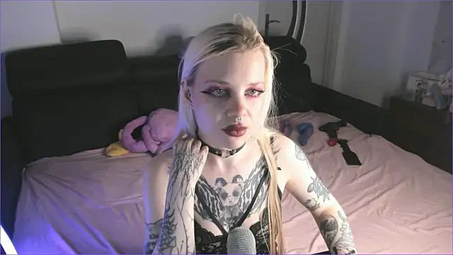 HelenGoat Adlı Modelin Canlı XXX Sohbeti