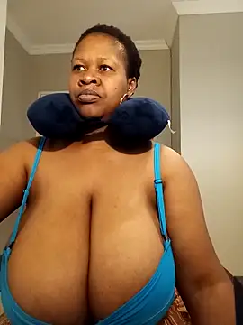 bustylisa1983 élő XXX-chatje