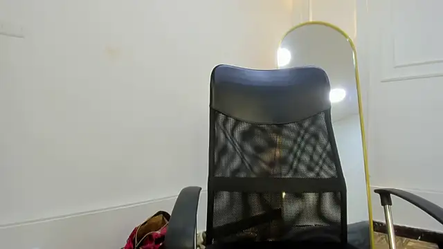 Chat XXX ao vivo de charlotte_dante212