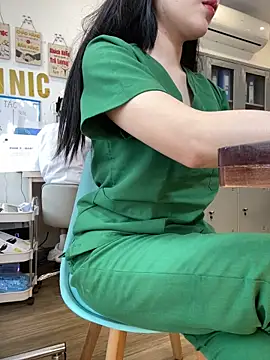 Clinic_Sexy Adlı Modelin Canlı XXX Sohbeti