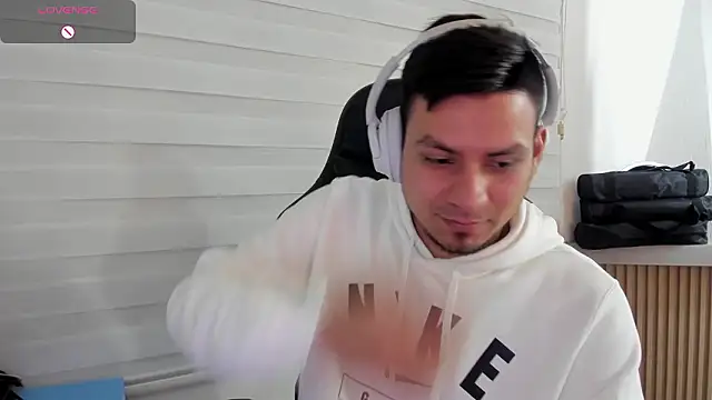 Rick_Adams 即時 XXX 聊天