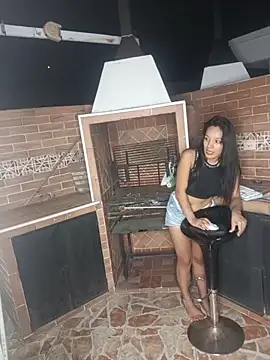 LuciaMoretti_ élő XXX-chatje