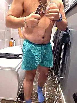 CloudyMuscleBeefy: διαδικτυακό σόου στην κάμερα