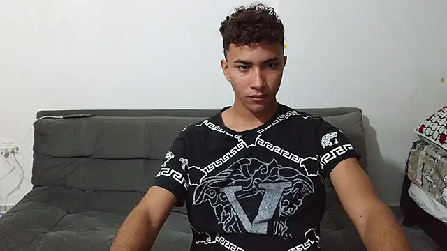 Show modela naugthy_boy88 na web-kameri