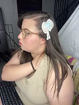 Kitty_Bms_ Adlı Modelin Canlı XXX Sohbeti