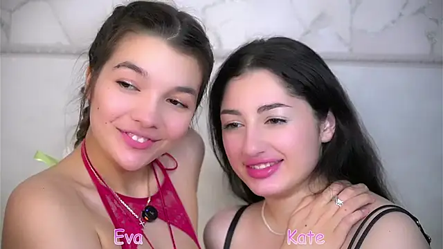 CorinnaSuttie's Live XXX Chat