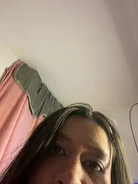 Chat +18 de Ari_Martin ao vivo