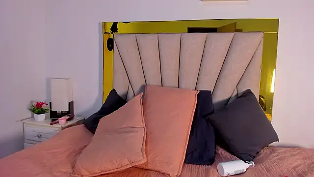 vahiolet_fuentes Adlı Modelin Canlı XXX Sohbeti