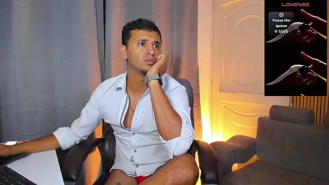 Hideintheoffice's Live XXX Chat