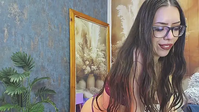 EmaLowe's Live XXX Chat