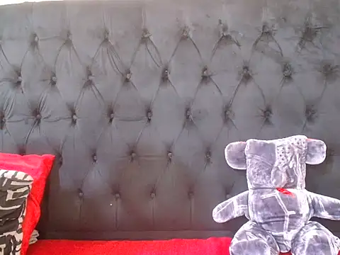 SexyPureFire001's Live XXX Chat