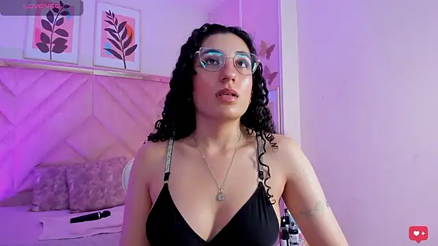 XXX chat uživo modela DemiJones_