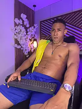 B_Wild Adlı Modelin Web Kamerası Şovu