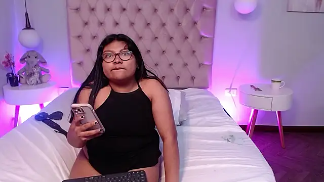 Kiri_Black_ Chat XXX live