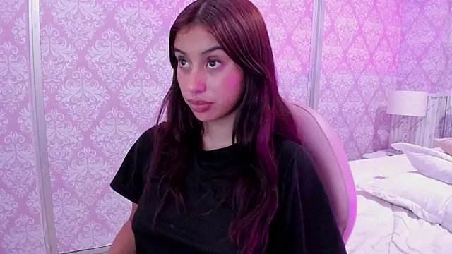 Chatroom XXX en direct de Zharyt_18