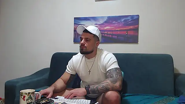 Tiberius_hunk Live XXX-chat
