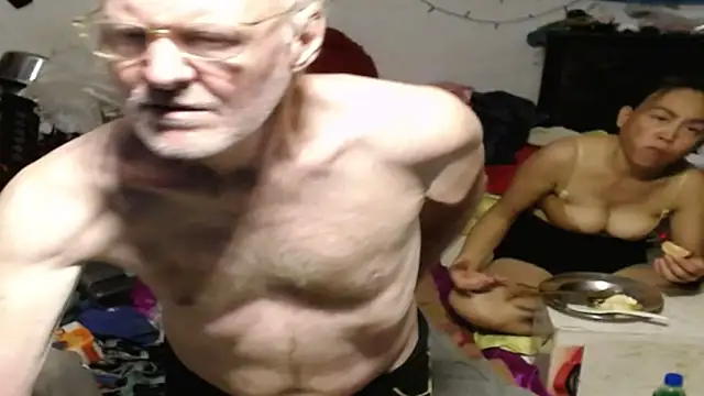 1CuteAndSexy69's Live XXX Chat