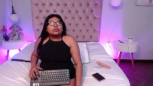 Czat XXX na żywo – Kiri_Black_