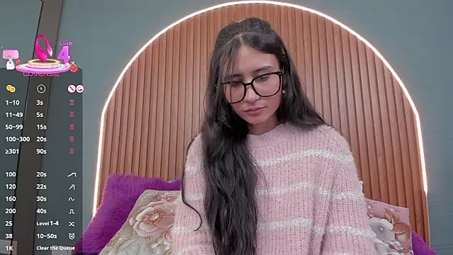 NayeCloudのライブXXXチャット