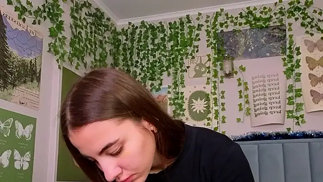 Fit_Brunette_ Chat XXX live