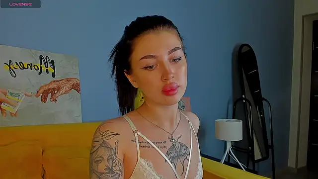 Karolina_Kar Chat XXX live