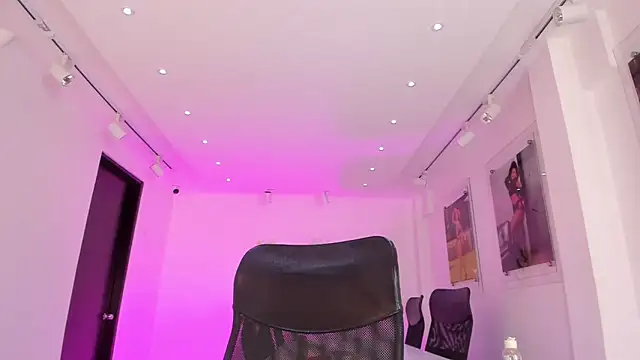 دردشة NalaRoux الجنسية المباشرة