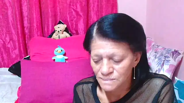 دردشة SLUTTYROXY الجنسية المباشرة