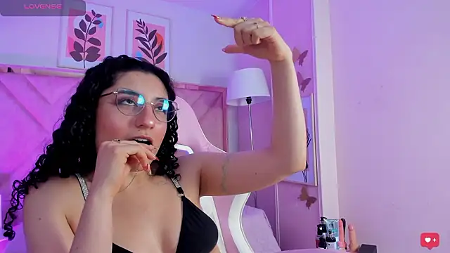 DemiJones_: онлайн-секс-чат