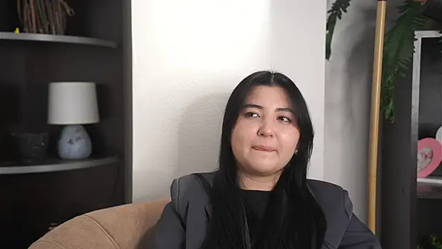 دردشة ElnaSharits الجنسية المباشرة