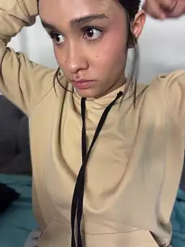 Chat XXX en directo de Isabella-Teen