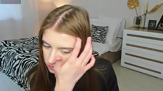 Erica_Kiss' Live XXX Chat