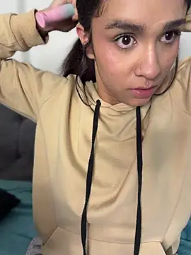 Isabella-Teen Chat XXX in diretta