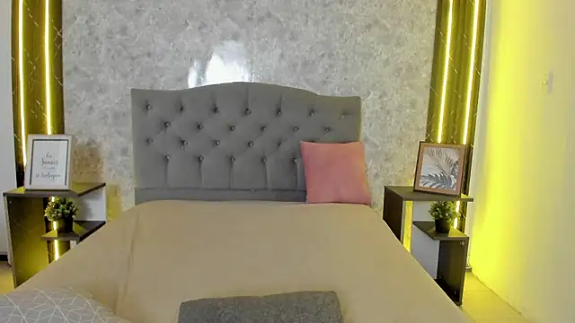 GiannaSlimJB 即時 XXX 聊天